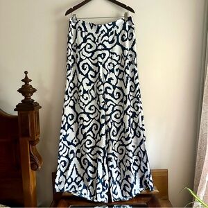 Soft Surroundings Navy and White Wide Leg Pants